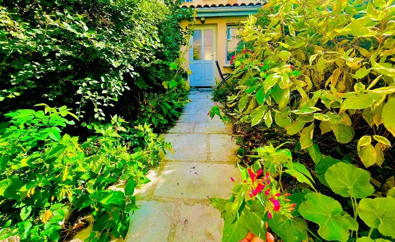 La Petite Maison Dans La Croix Rousse Lyon Holiday home